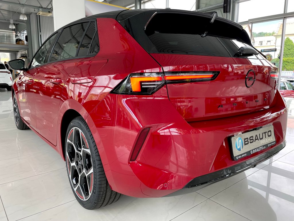 Opel Astra GS Line 1,6Turbo PHEV AT8 + ZP Opel Astra