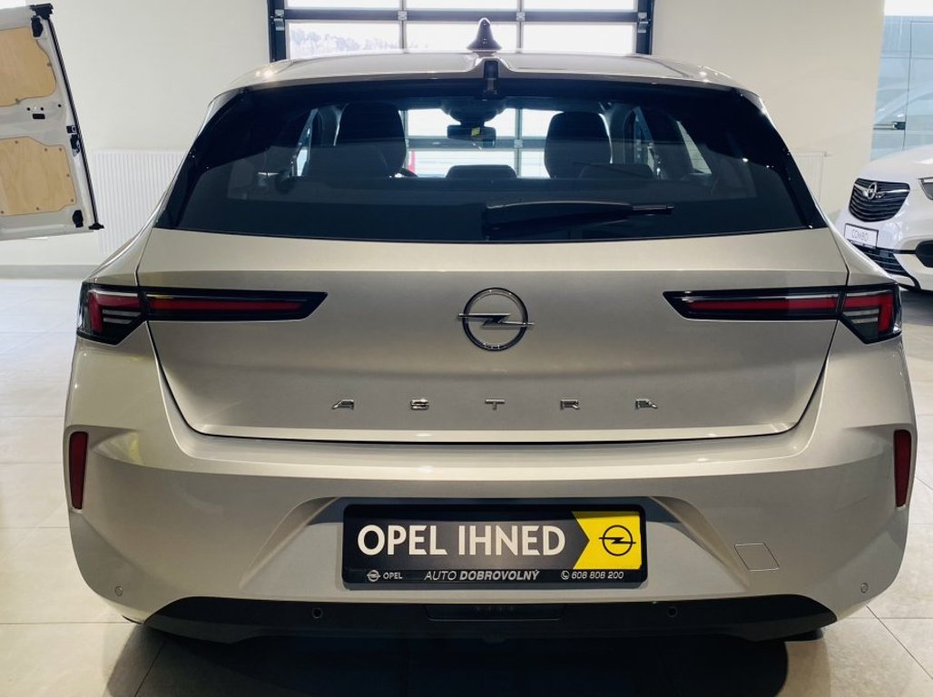 Opel Astra Edition HB 1.2 TURBO 81kW MT6 Opel Astra