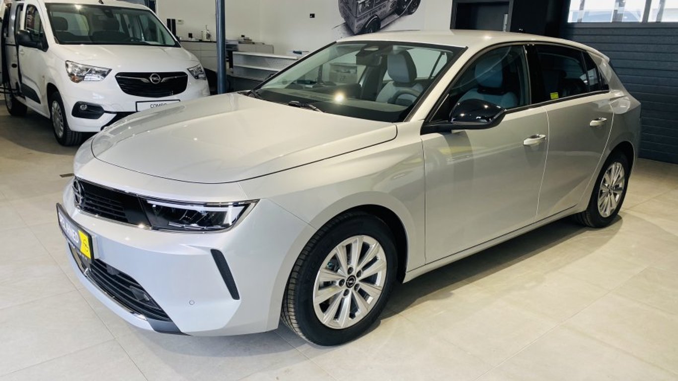 Opel Astra Edition HB 1.2 TURBO 81kW MT6 Opel Astra