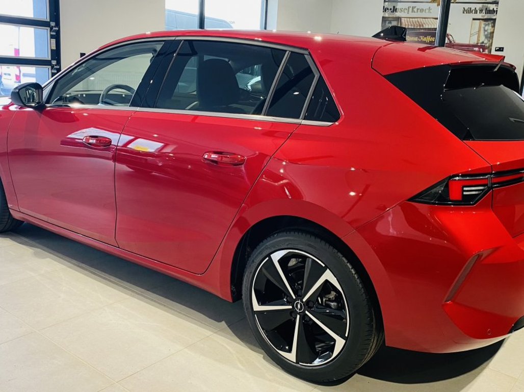 Opel Astra Elegance HB 1.2 TURBO 81kW Opel Astra