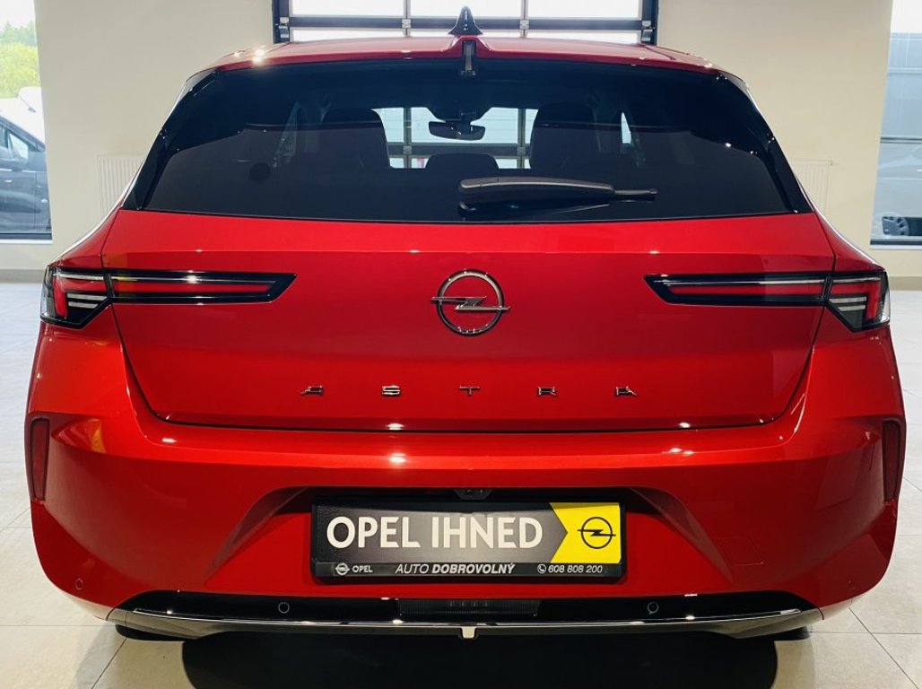 Opel Astra Elegance HB 1.2 TURBO 81kW Opel Astra