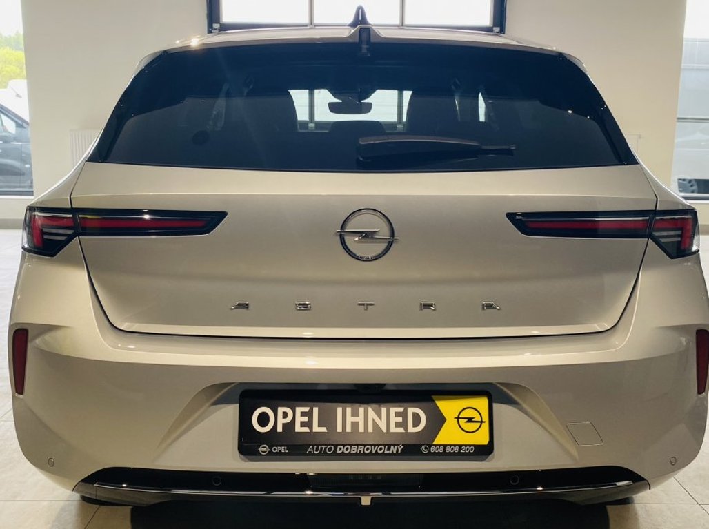 Opel Astra Elegance HB 1.2 TURBO 96kW MT6 Opel Astra