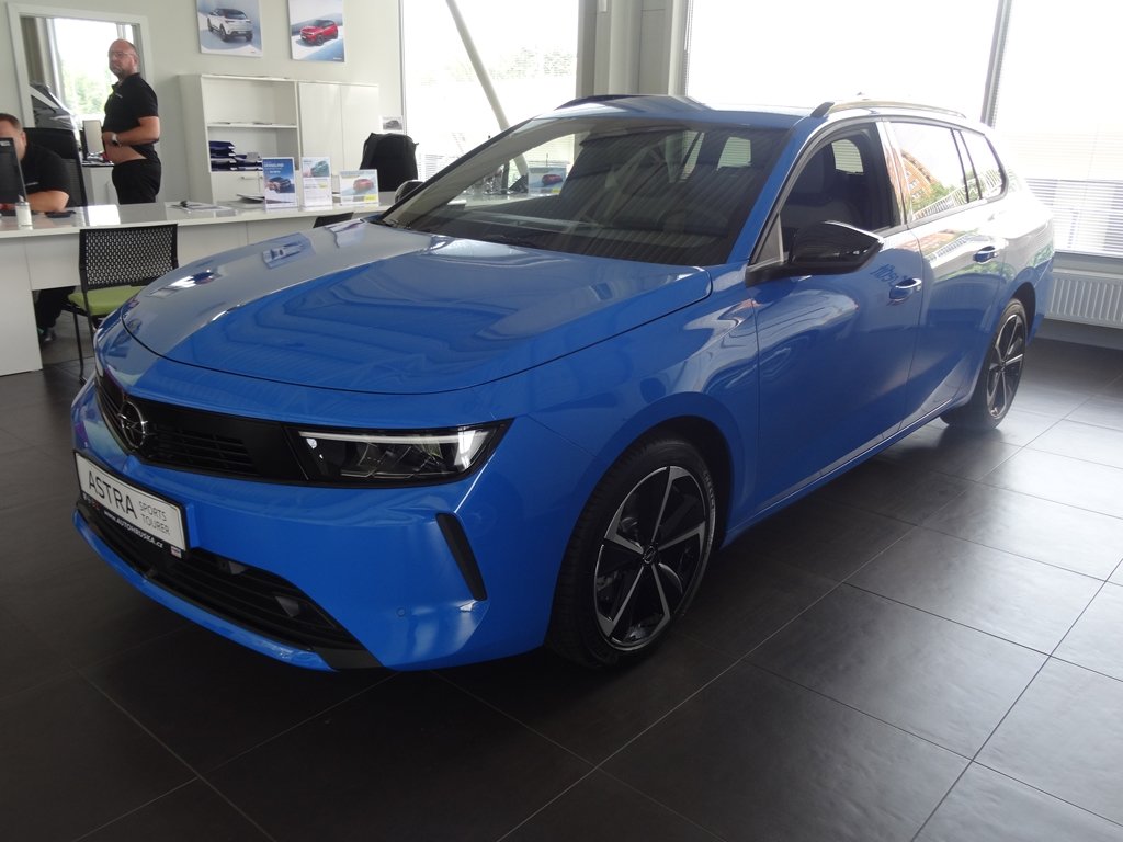 Opel Astra ST GS Line 1.2T 130k A8 Opel Astra