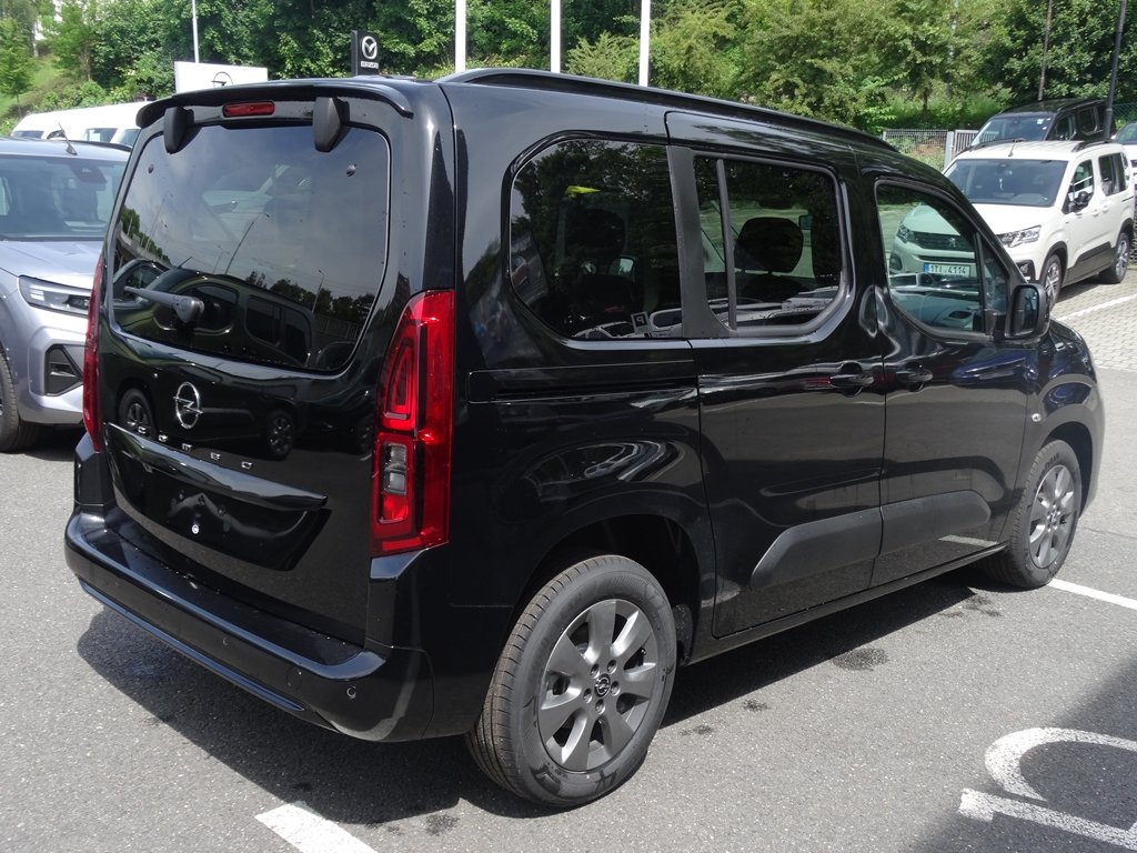 Opel Combo Edition Plus L1 1.2T 110k M6 Opel Combo