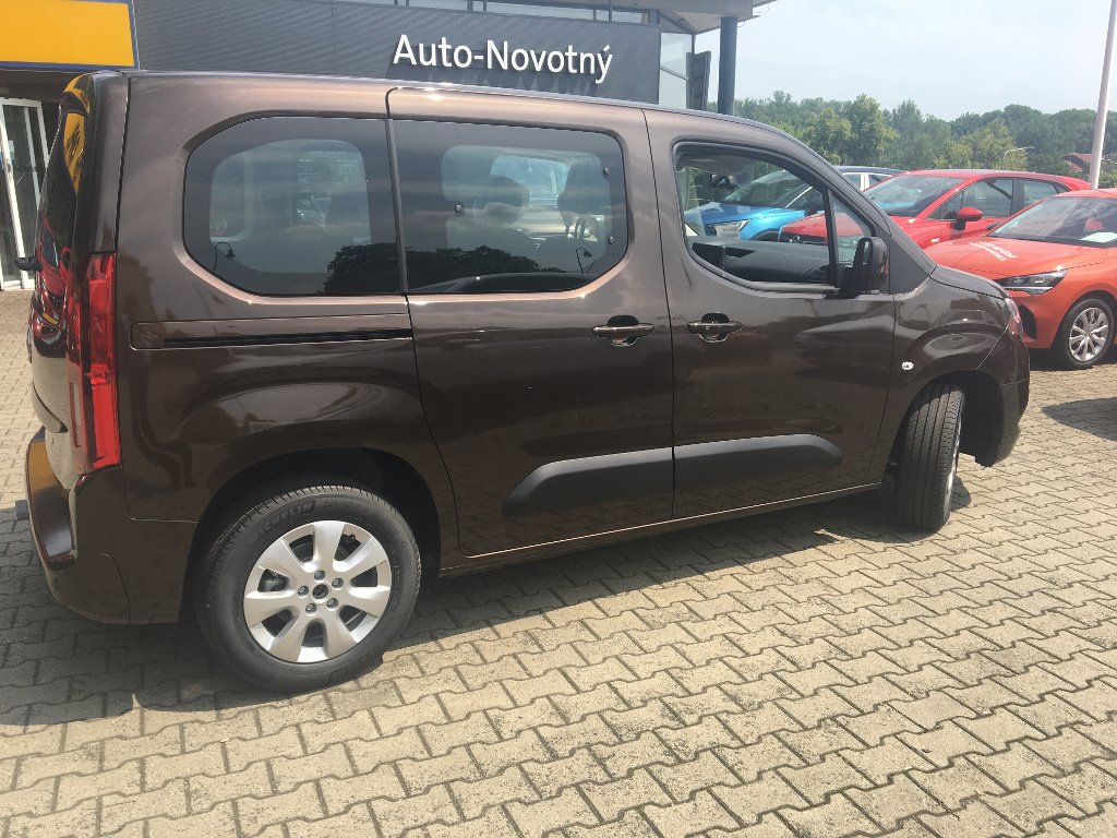 Opel Combo LIFE Smile 1.2 Turbo MT-6 Opel Combo