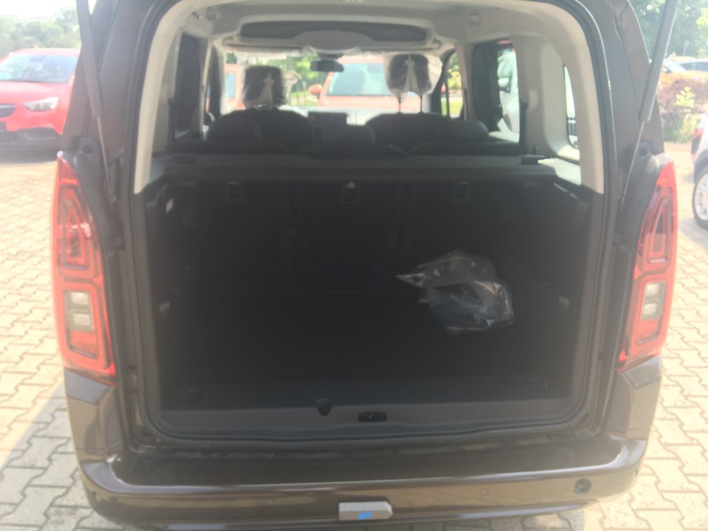 Opel Combo LIFE Smile 1.2 Turbo MT-6 Opel Combo