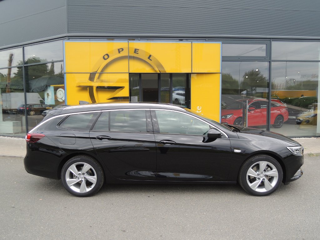 Opel Insignia Dynamic 2.0CDTI 125kW MT6 4x4 Opel Insignia