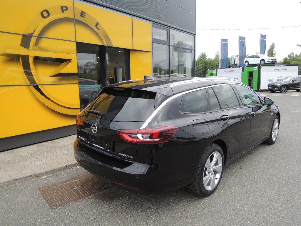 Opel Insignia Dynamic 2.0CDTI 125kW MT6 4x4 Opel Insignia