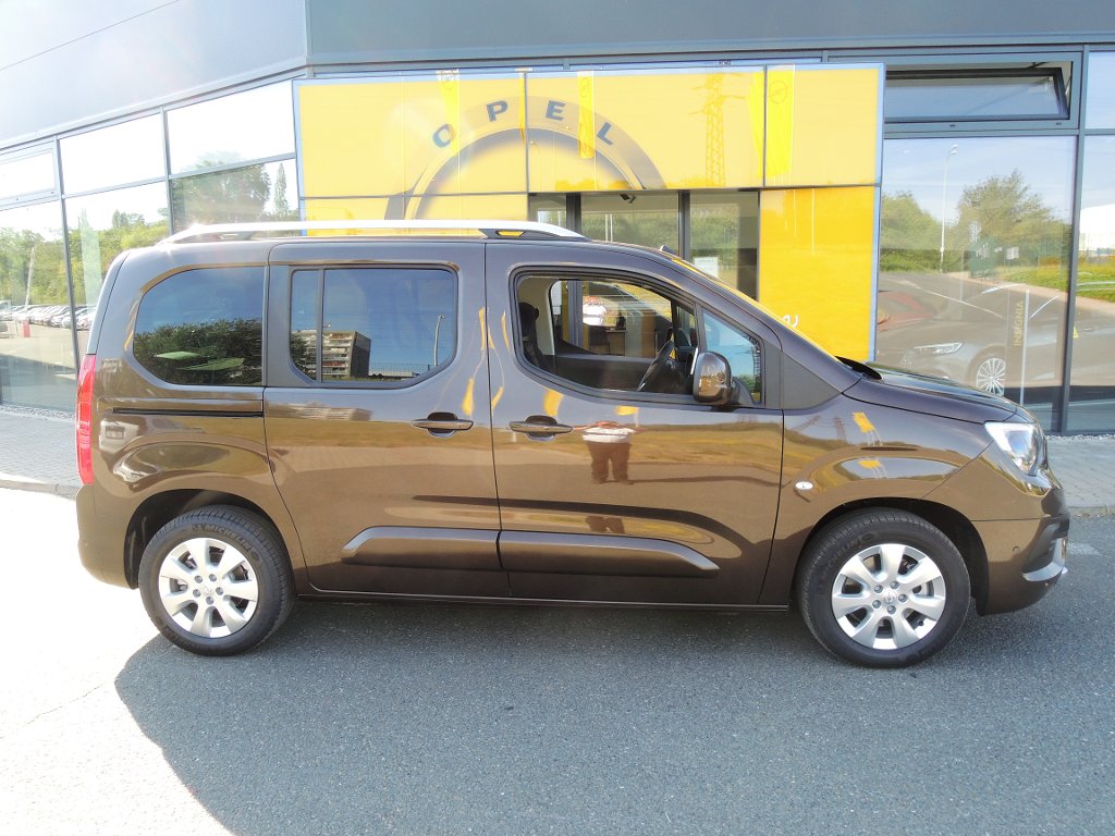 Opel Combo INNOVATION L1H1 1,5TD 96KW AT8 Opel Combo