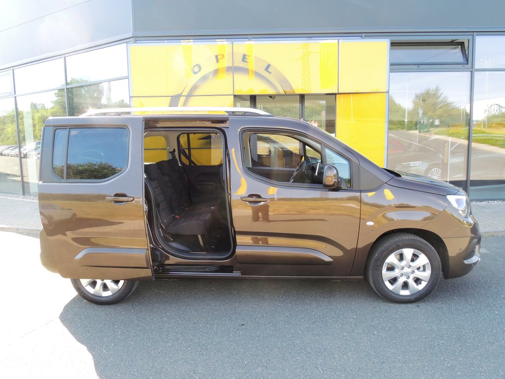 Opel Combo INNOVATION L1H1 1,5TD 96KW AT8 Opel Combo