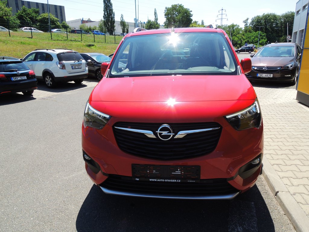 Opel Combo INNOVATION L1H1 1,5TD 130k AT8 Opel Combo