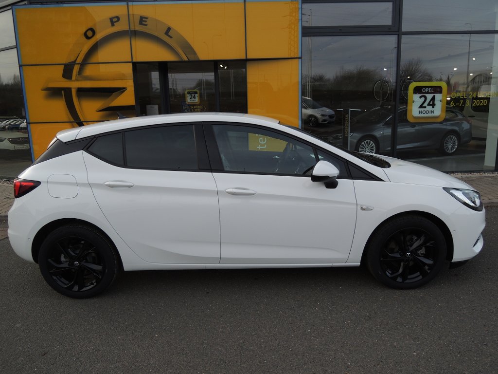 Opel Astra Elegance 1.5CDTi 90kW/122k AT9 Opel Astra