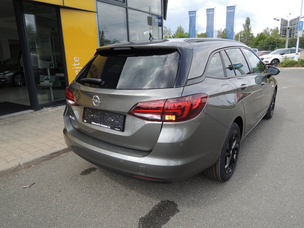 Opel Astra Elegance 1.4T 107kw/145k CVT Opel Astra