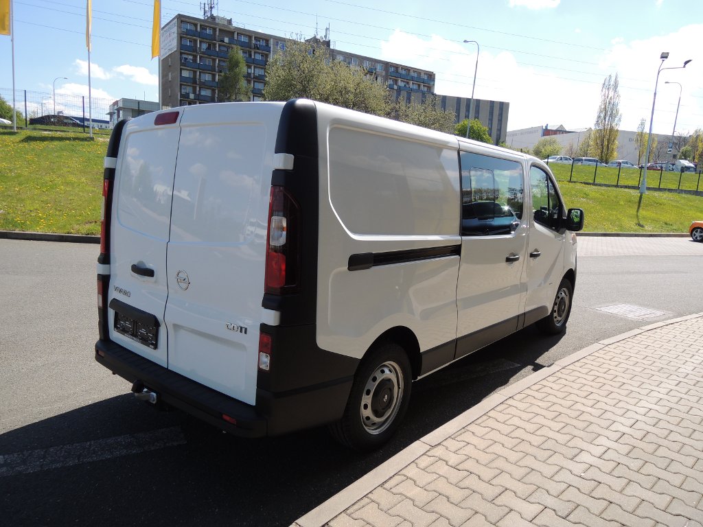 Opel Vivaro CREW VAN L2H1 6 MÍST 125K MT6 Opel Vivaro