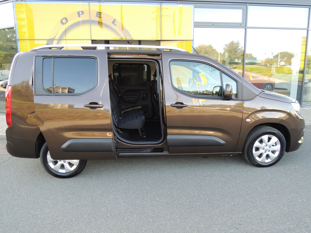 Opel Combo Enjoy L2H1 1.5CDTI 130k AT8 Opel Combo