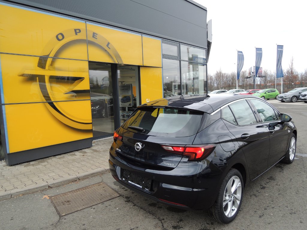 Opel Astra Innovation 1,4T 110kW/150k AT6 Opel Astra