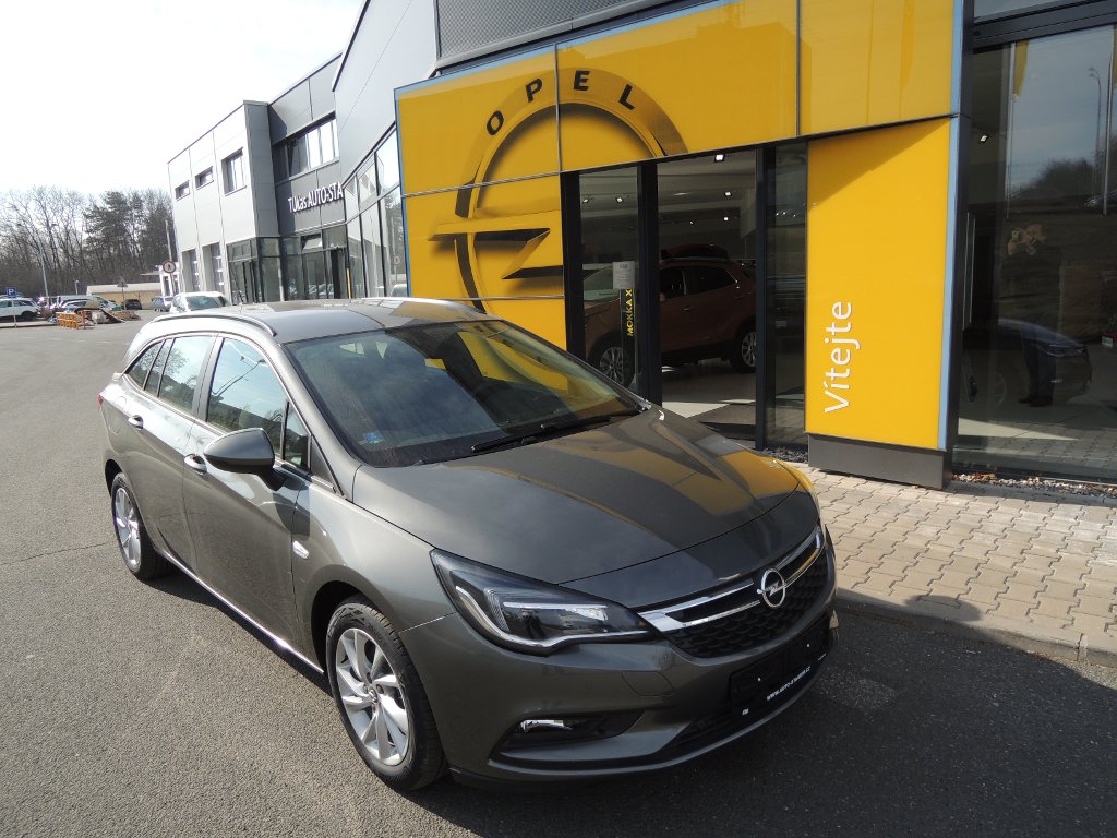 Opel Astra SMILE 1.4T 92KW/ 125K MT6 Opel Astra