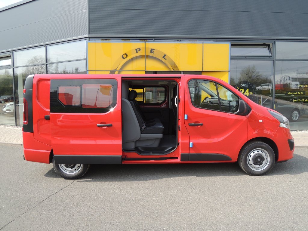 Opel Vivaro CREW VAN L2H1 6 MÍST 125K MT6 Opel Vivaro