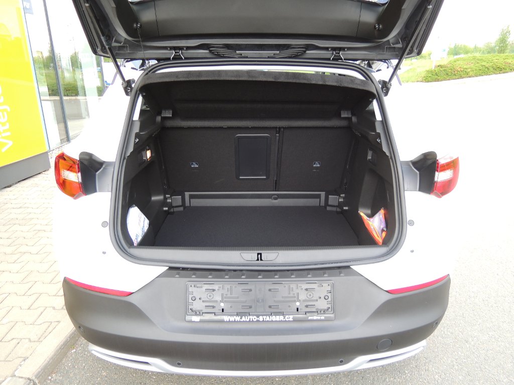 Opel Grandland X 120 LET 1.2T 130k AT8 Opel Grandland X