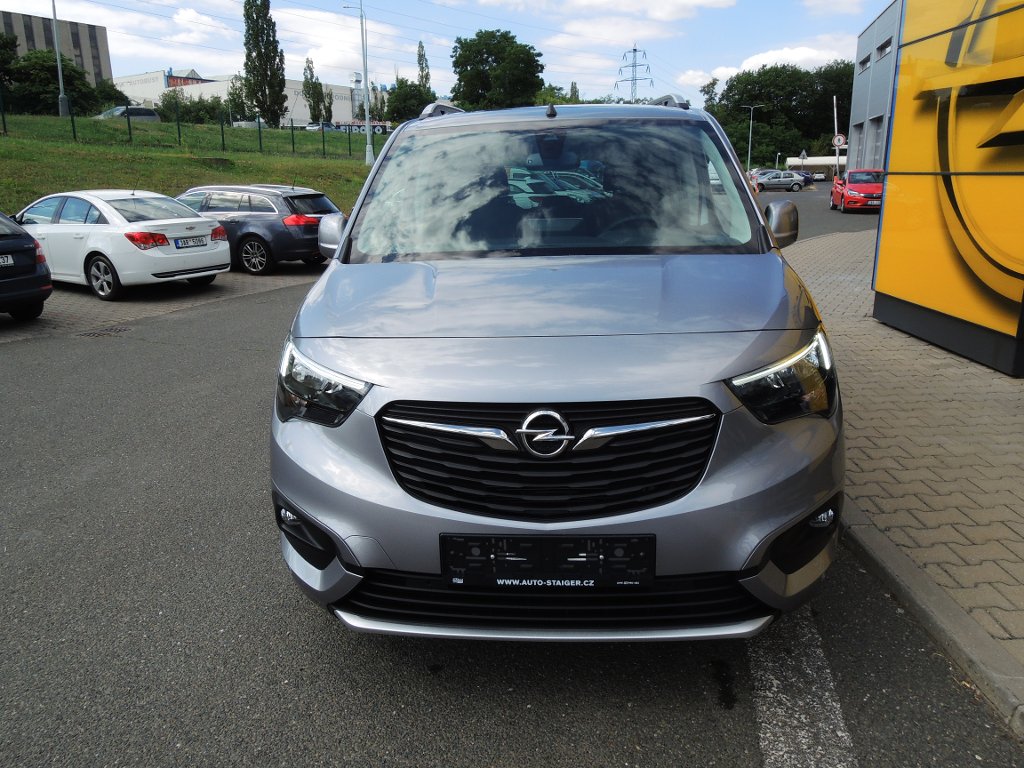 Opel Combo INNOVATION L1H1 1,2T 110k MT6 Opel Combo
