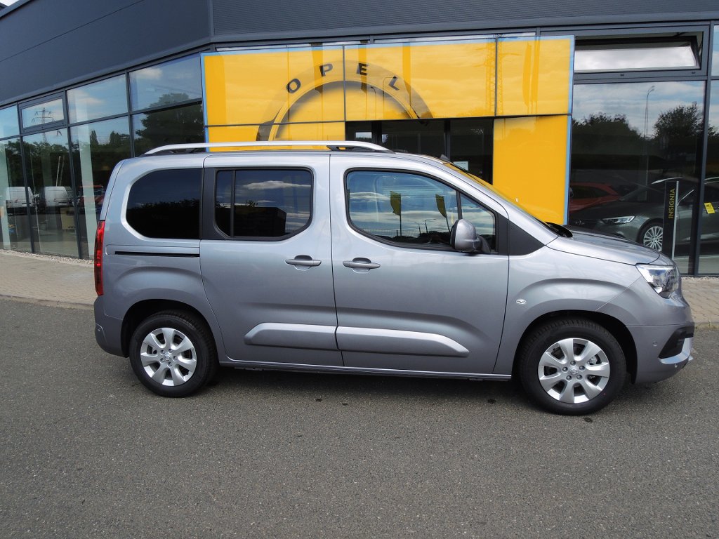 Opel Combo INNOVATION L1H1 1,2T 110k MT6 Opel Combo