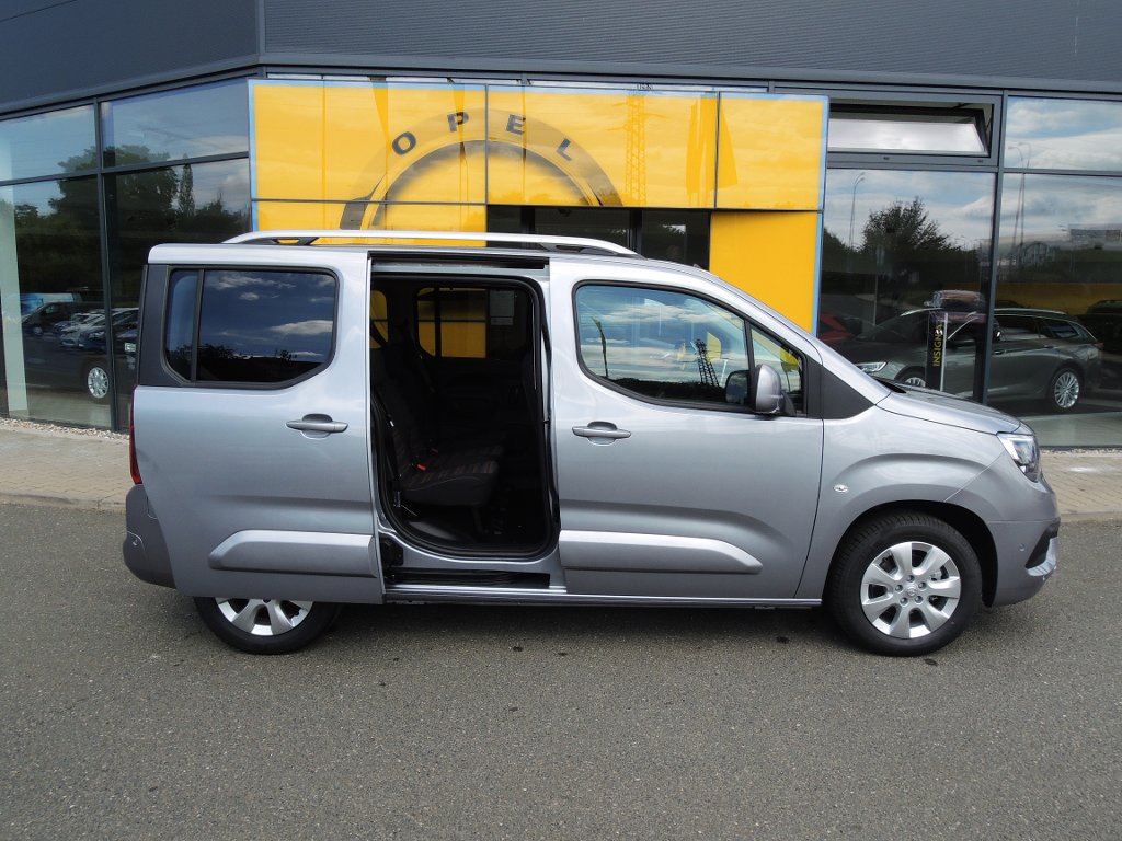 Opel Combo INNOVATION L1H1 1,2T 110k MT6 Opel Combo