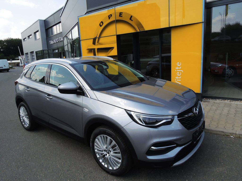 Opel Grandland X Innovation 1.6T 133kW/180k AT8 Opel Grandland X