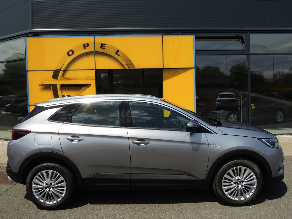 Opel Grandland X Innovation 1.6T 133kW/180k AT8 Opel Grandland X