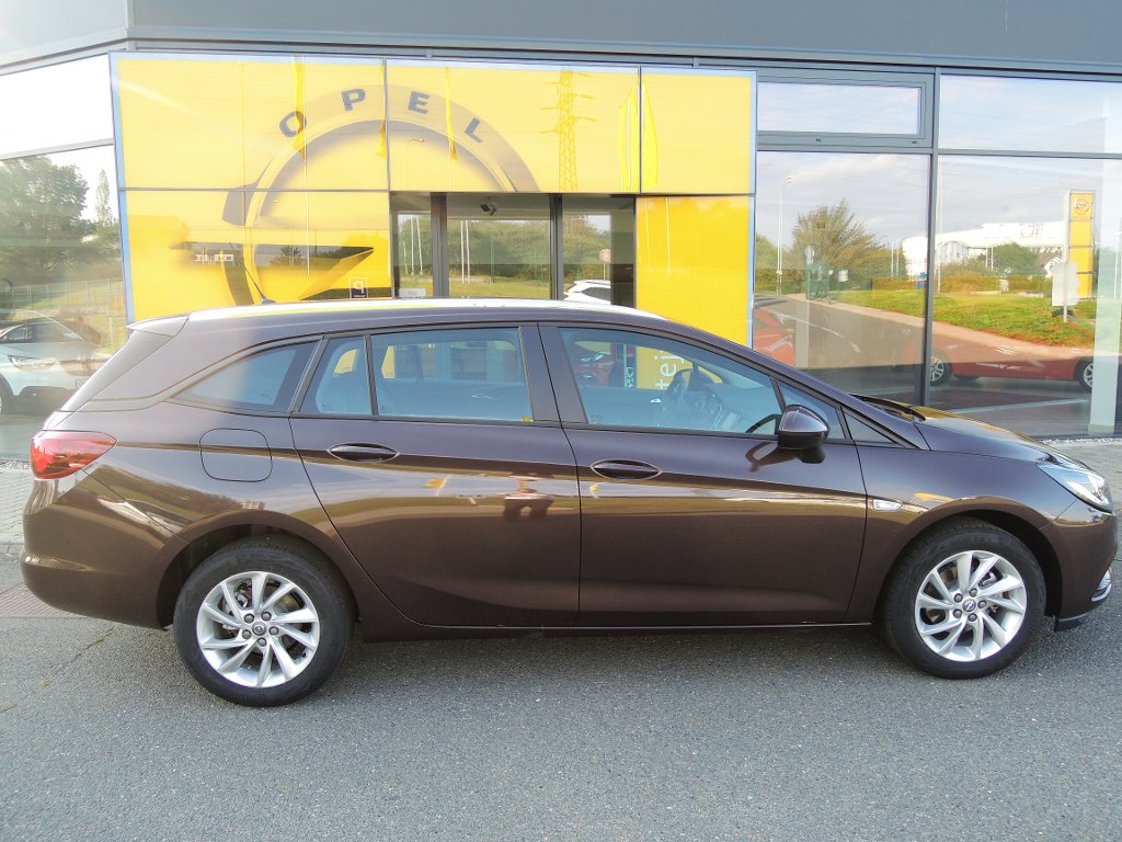 Opel Astra SMILE 1.4T 92KW/ 125K MT6 Opel Astra