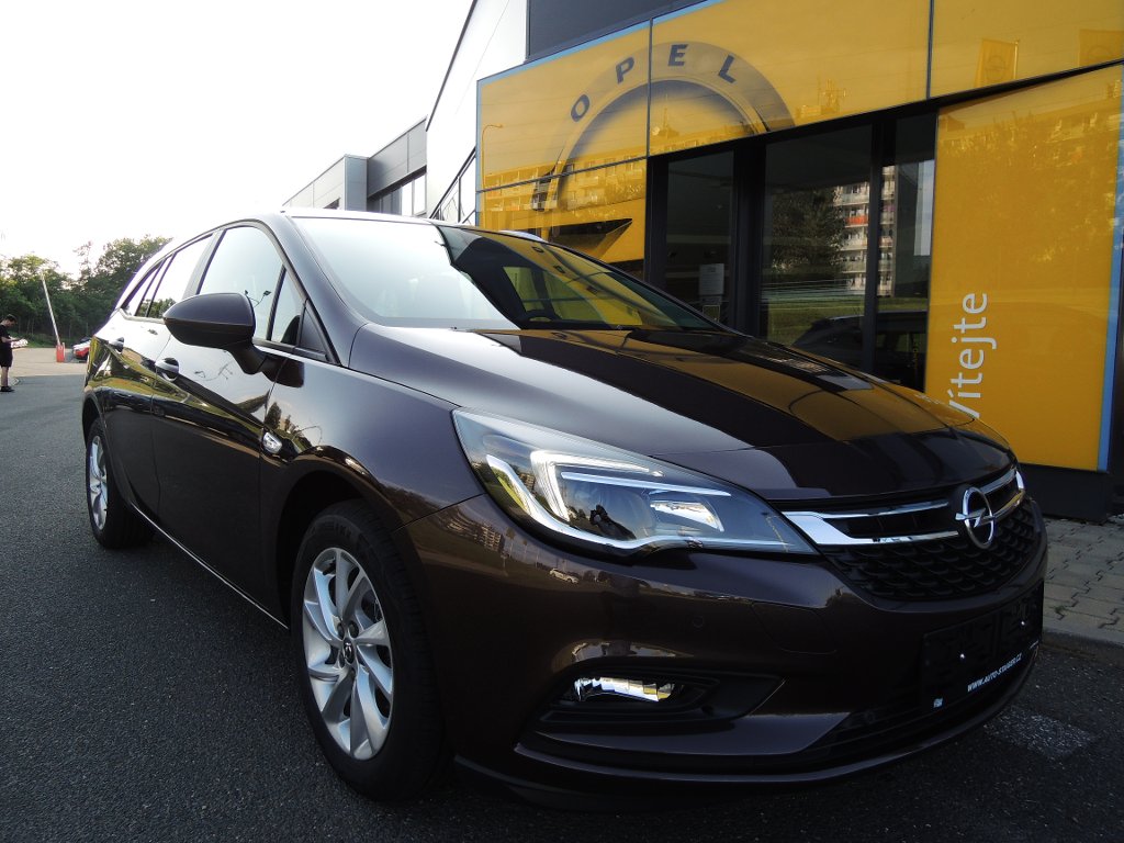 Opel Astra SMILE 1.4T 92KW/ 125K MT6 Opel Astra