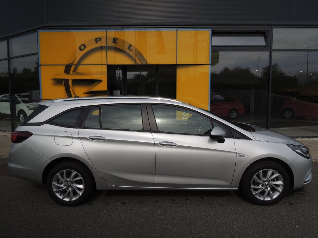 Opel Astra SMILE 1.4T 92KW/ 125K MT6 Opel Astra