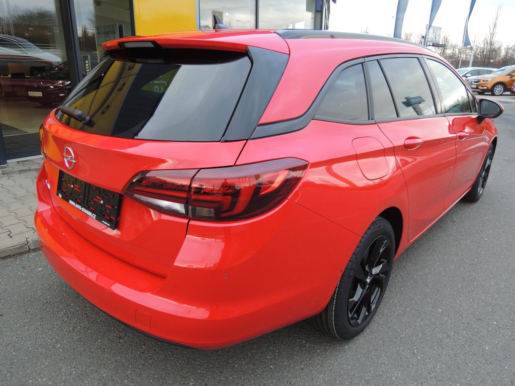 Opel Astra Elegance 1.4T 107kW/145k CVT Opel Astra