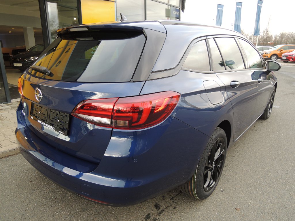Opel Astra Elegance 1.4T 107kW/145k CVT Opel Astra