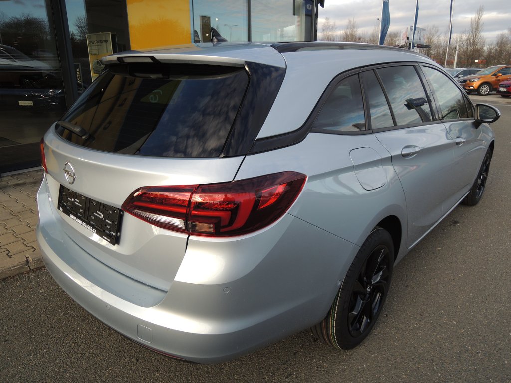 Opel Astra Elegance 1,4T 107kW/145k CVT Opel Astra