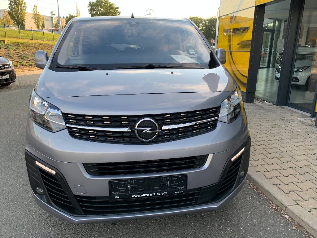 Opel Zafira L1H1 Standard Enjoy 2.0L MT6 Opel Zafira