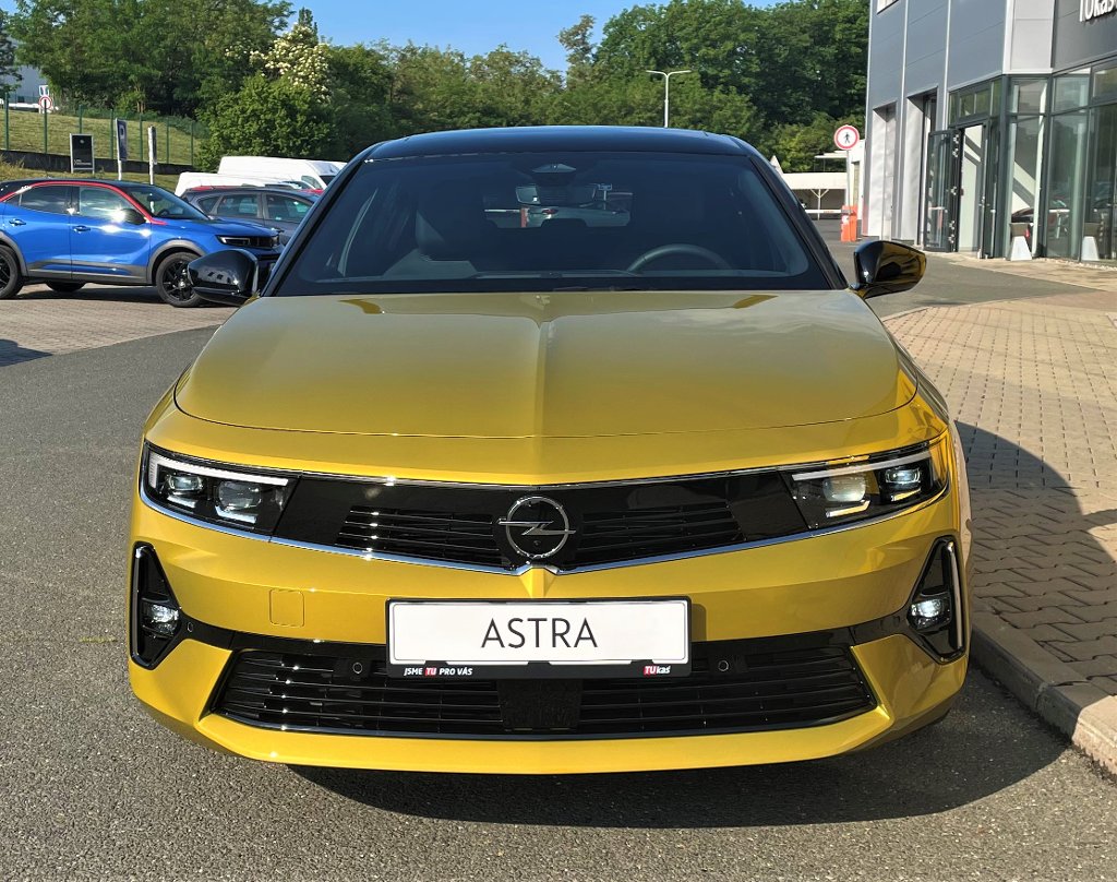 Opel Astra Ultimate HB 1.2T AT8 96kW/130 Opel Astra