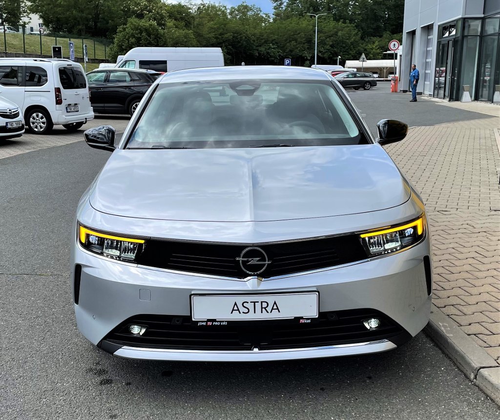Opel Astra Edition HB 1.2T MT6 96kW/130Hp Opel Astra