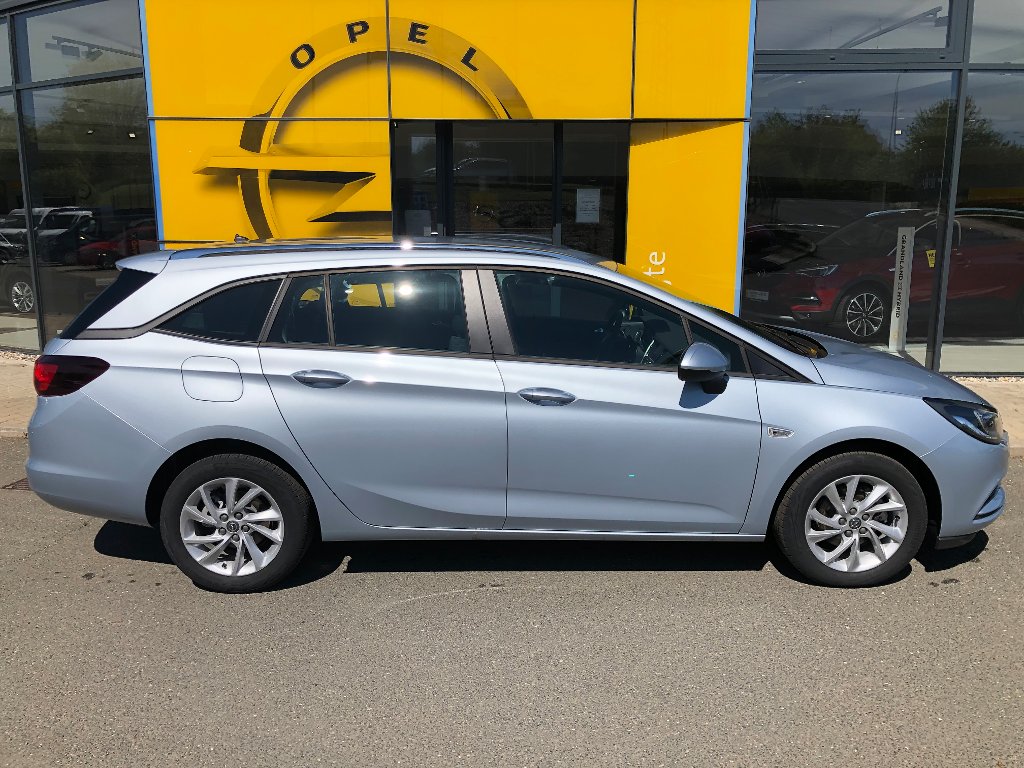 Opel Astra SMILE 1.4T 92KW/ 125K MT6 Opel Astra