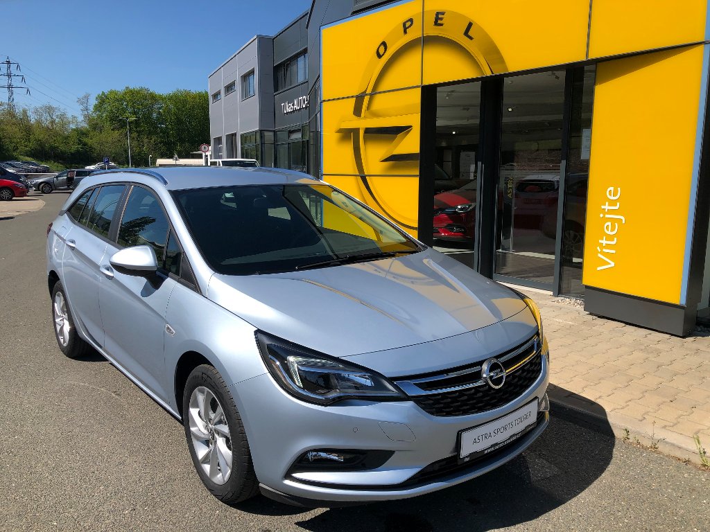 Opel Astra SMILE 1.4T 92KW/ 125K MT6 Opel Astra