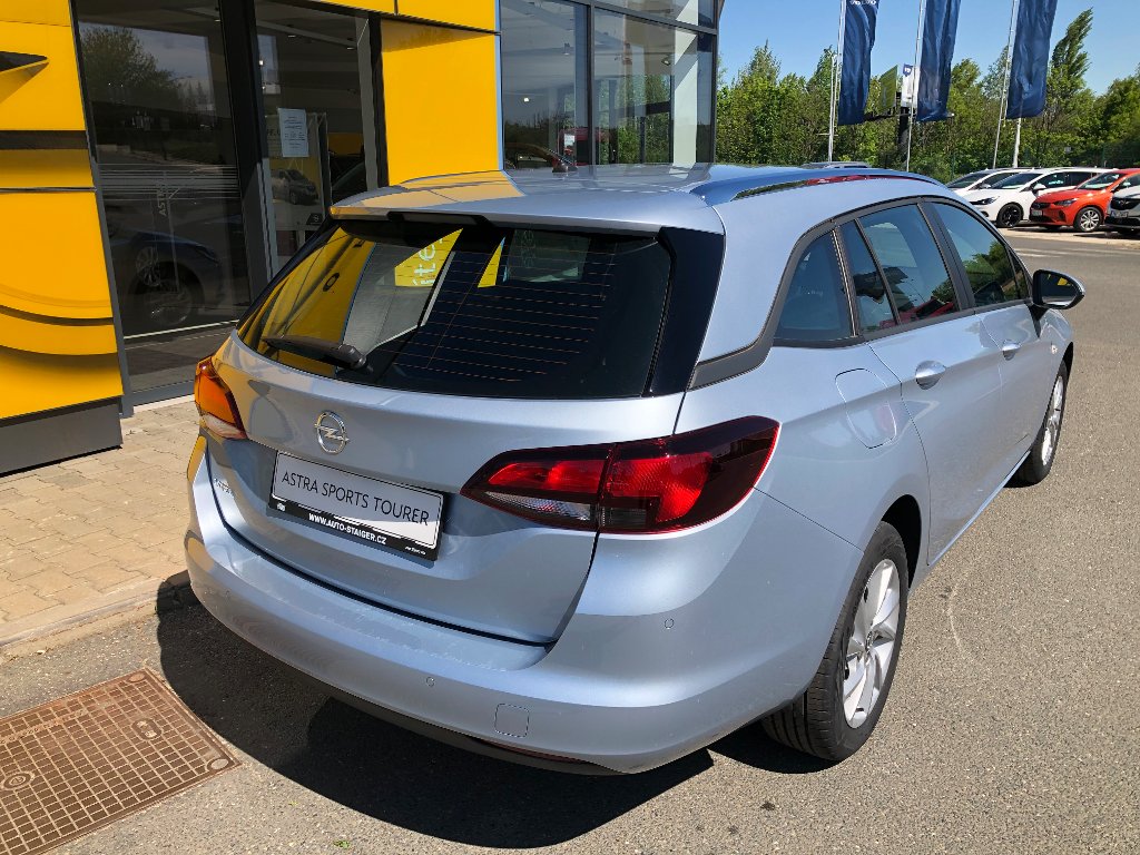 Opel Astra SMILE 1.4T 92KW/ 125K MT6 Opel Astra