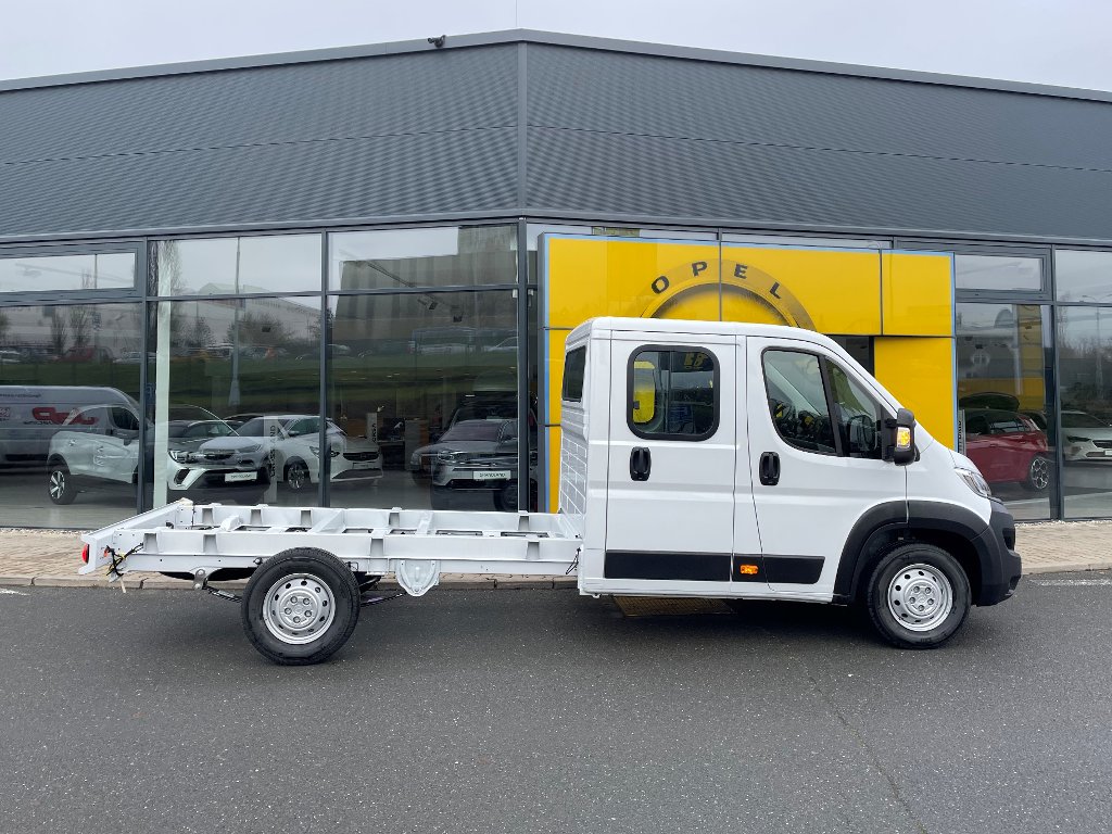 Opel Movano Dvojkabina L4 2.2DT 121kW MT6 Opel Movano