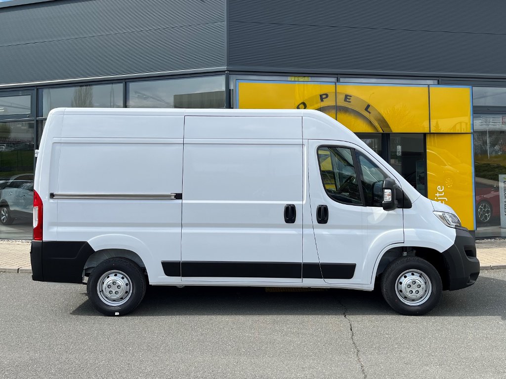 Opel Movano VAN 3300 L2H2 2.2DT 103kW MT6 Opel Movano
