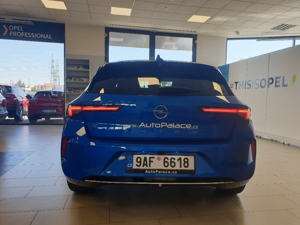 Opel Astra Elegance 1.2 TURBO 96 kW MT6 Opel Astra