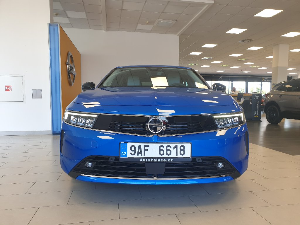 Opel Astra Elegance 1.2 TURBO 96 kW MT6 Opel Astra
