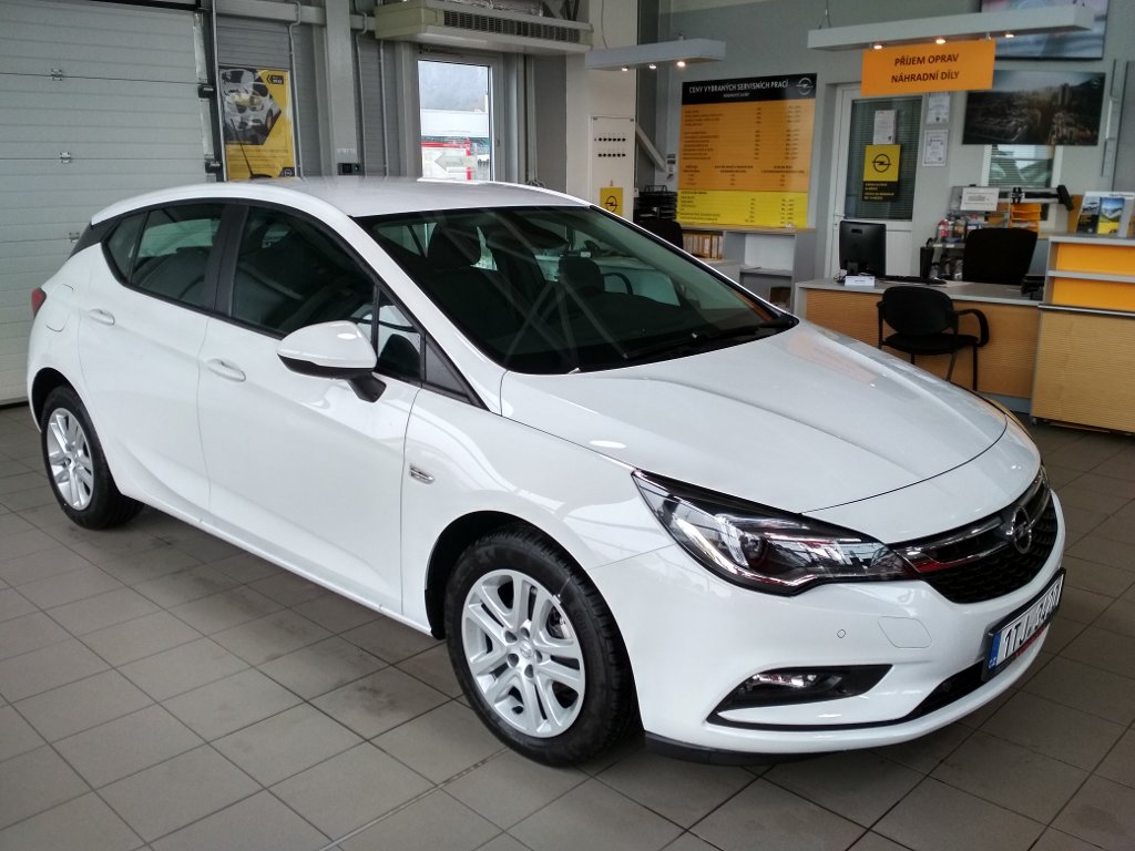Opel Astra K Smile 1.4T 92kW 6MT Opel Astra