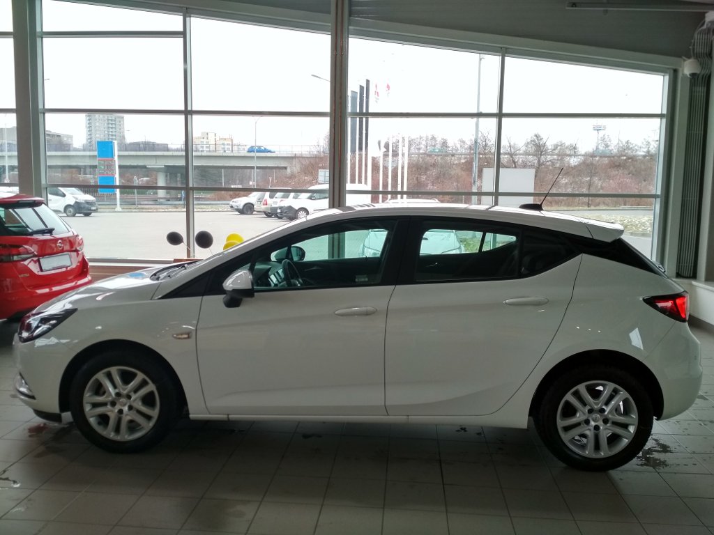 Opel Astra K Smile 1.4T 92kW 6MT Opel Astra