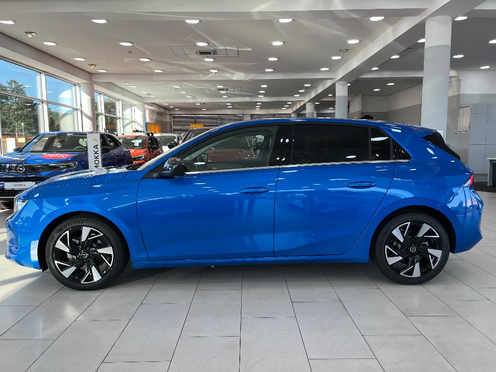 Opel Astra Elegance 1,2 Turbo + ZP Zdarma Opel Astra