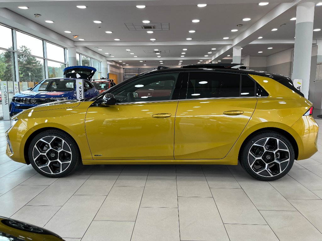 Opel Astra ULTIMATE 1,2 96 kW AT8 + ZP Opel Astra