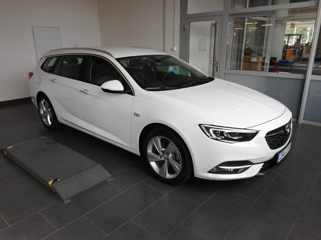 Opel Insignia INNOVATION 2.0TURBO 125kW Opel Insignia