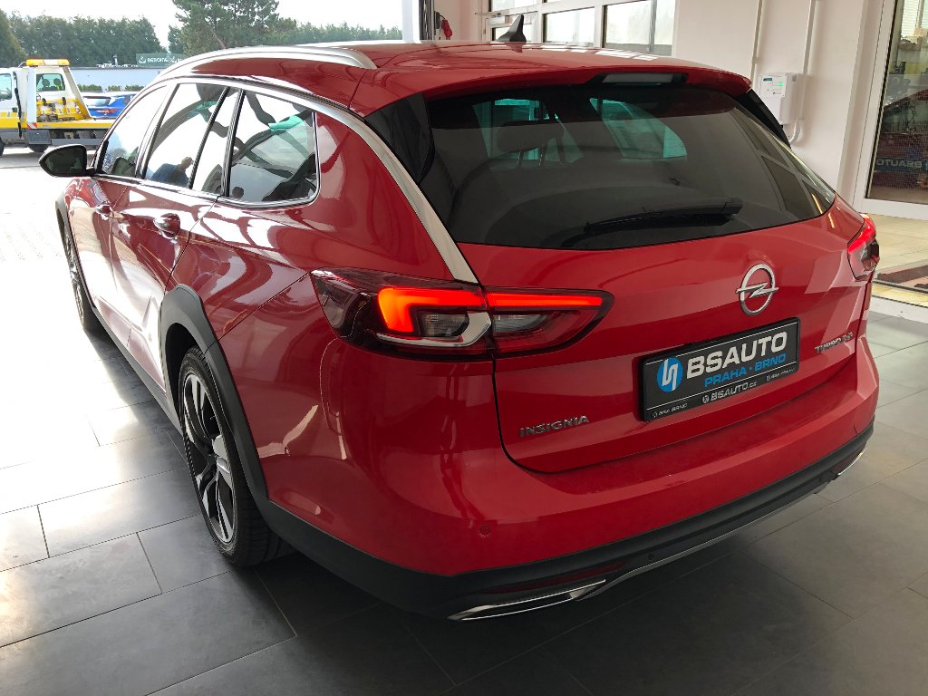 Opel Insignia COUNTRY TOURER 2,0 CDTI AWD AT Opel Insignia